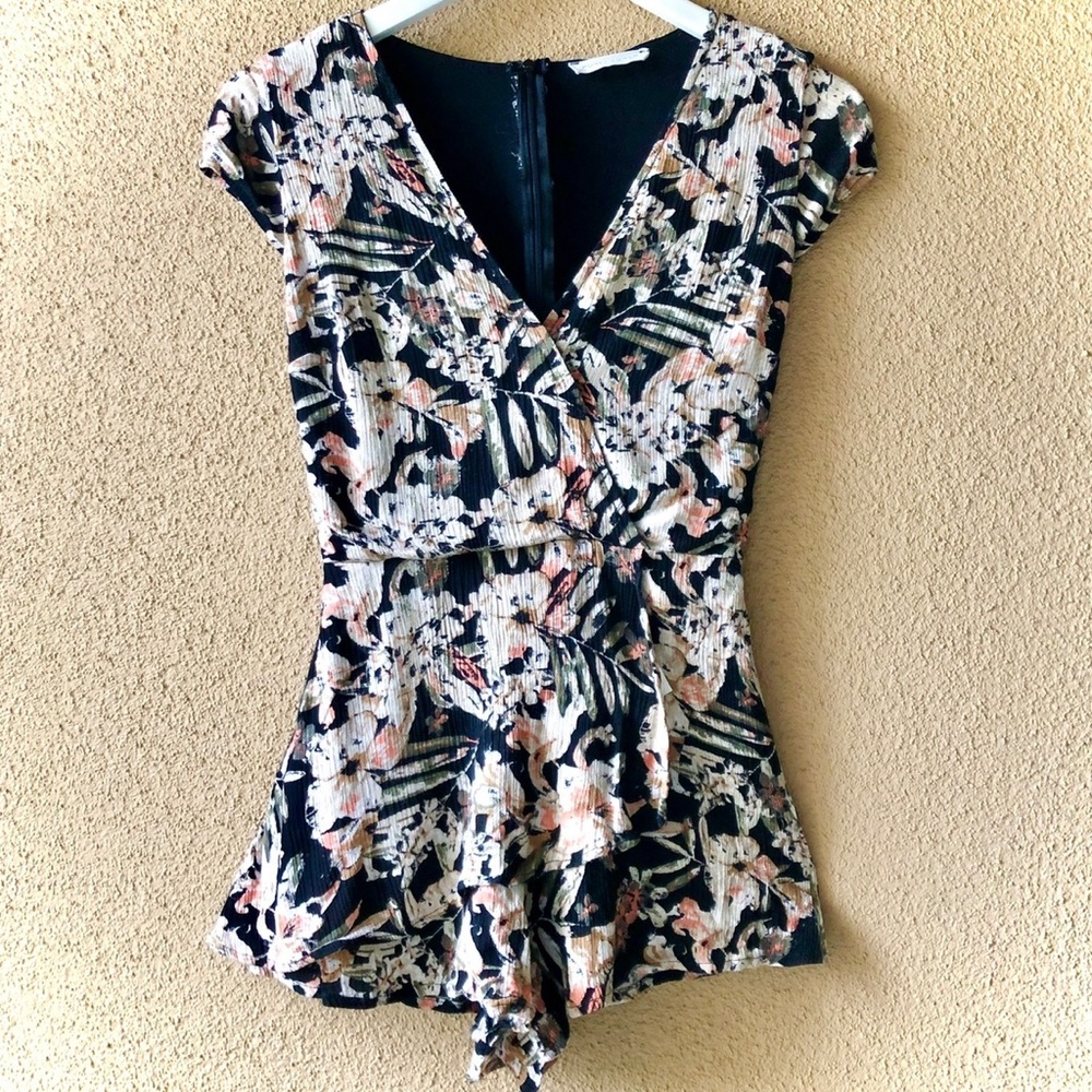 Honey Punch Floral Print Black Pink Romper — Small — Summer